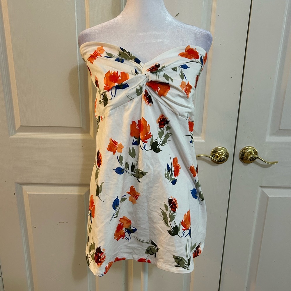 NWOT Torrid floral strapless top, 4X (their 4)